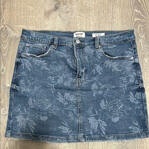 Kensie Blue Jean Floral Mini Skirt Casual